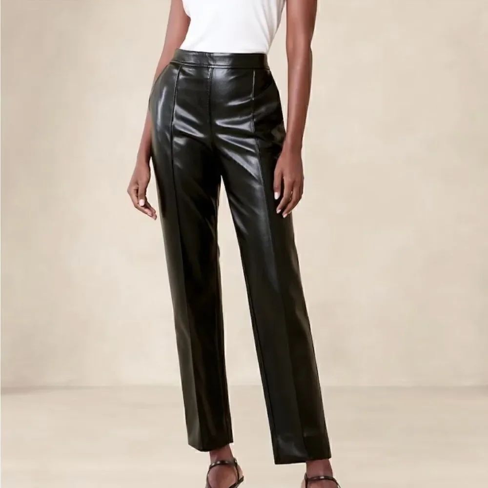 Banana Republic VEGAN LEATHER
TAPERED PANT